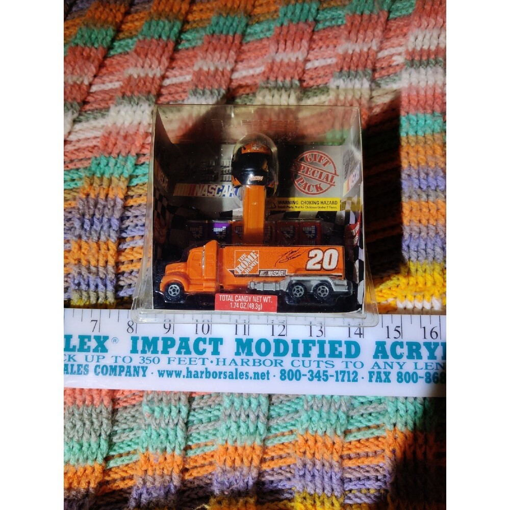 NASCAR Tony Stewart 2006 Collectors PEZ